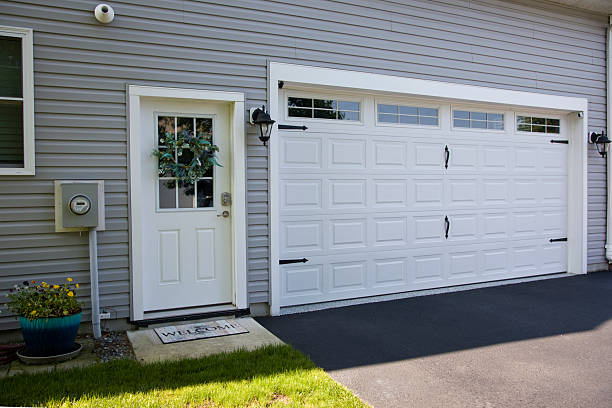 24/7 Emergency Garage Door Panel Replacement experts in Blackstone, VA